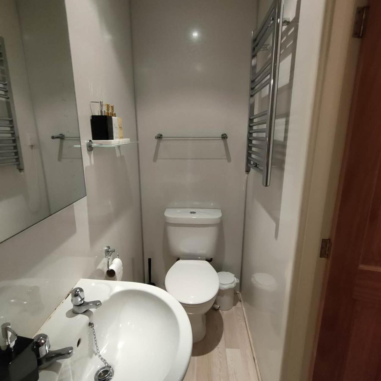 The Ambleside Apartments - Self Catering With Private Kitchen - Best For Location Esterno foto
